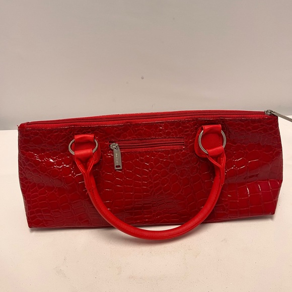 NEW Elegant Red Crocodile-Embossed insulated Handbag - Picture 2 of 6